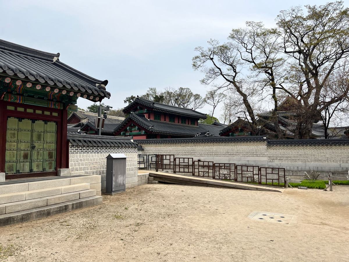 Changdeokgung Palace Travel Guide (2026): Tickets, Secret Garden Tours & Tips