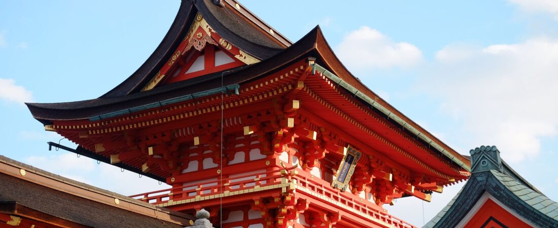 Fushimi Inari Shrine Travel Guide (2026): Tickets, Tips & What to See