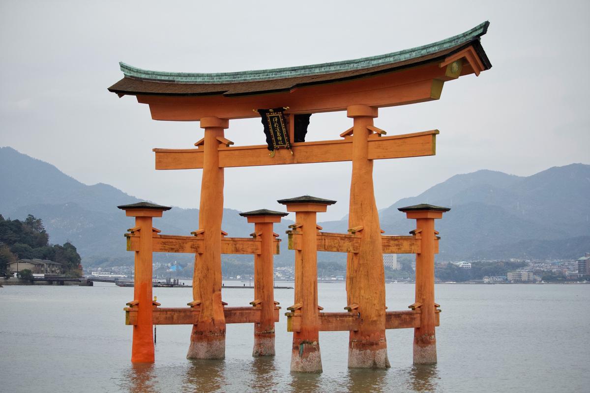 Itsukushima Shrine (Miyajima) Travel Guide (2026): Tickets, Ferry & What to See