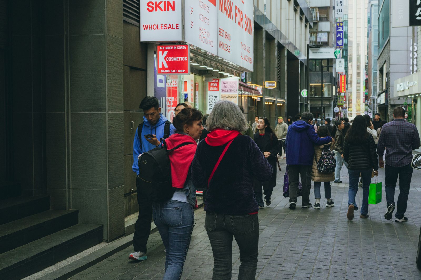 Myeongdong (2026): Seoul’s K-Beauty & Street Food District — What to See, Eat & Skip